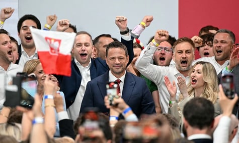 На виборах президента Польщі перемагає Тшасковський, але відрив мінімальний — дані екзитполу
