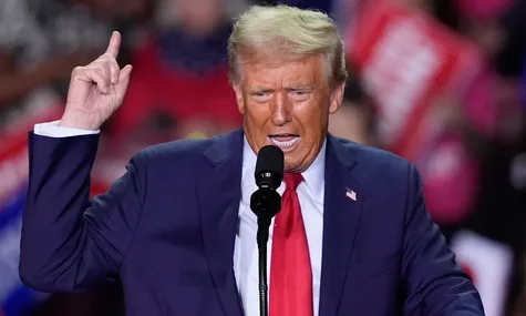 Трамп заявив, що наказав своїм радникам знищити Іран, якщо той уб'є його