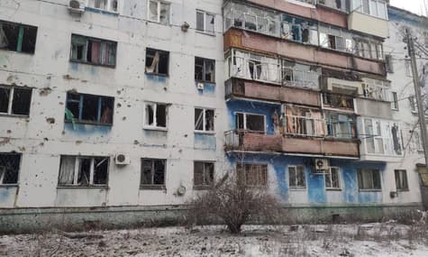 россия утром обстреляла Никополь: есть погибшая и раненая, повреждены четыре многоэтажки — ОВА