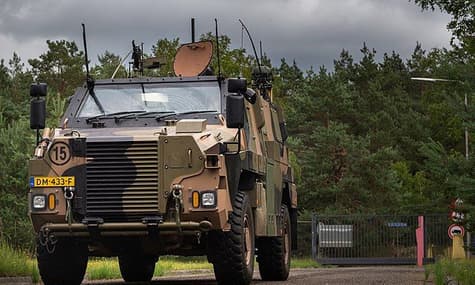 Австралия присоединится к обучению украинских военных и отправит ВСУ еще 30 бронемашин