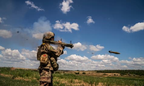 Украинские военные уничтожили еще один российский самолет, средство ПВО и более 1200 россиян
