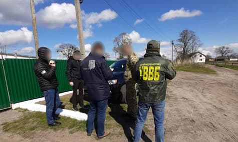 Правоохранители задержали пограничника, который помогал жителю Волыни незаконно завозить лекарства и табак из Беларуси