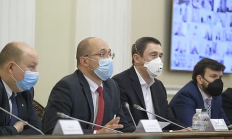 Из-за массовых пасхальных служб в Почаеве и Святогорске карантин могут не смягчить
