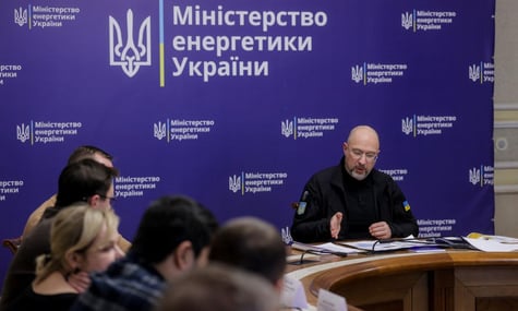 Міністр енергетики Денис Шмигаль під час засідання Штабу щодо ліквідації наслідків надзвичайної ситуації в енергетиці