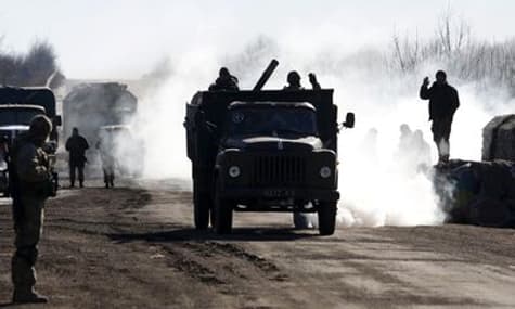 One Ukrainian Soldier Dead, Four Wounded Due to Russian Advance in Luhansk Oblast