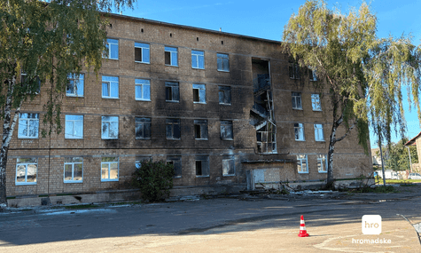 Пошкоджена внаслідок російського удару школа в Солом'янському районі Києва, 1 жовтня 2026 року