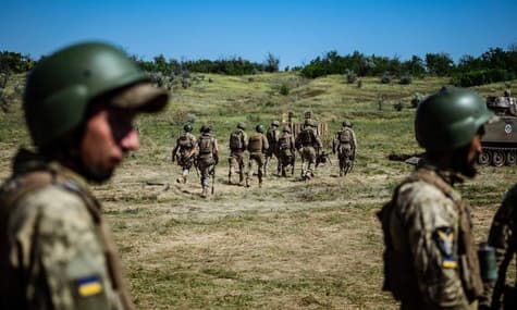 У районі Бахмута ЗСУ відбили приблизно 30 атак, росіяни наступали біля Синьківки — Генштаб про ситуацію на фронті