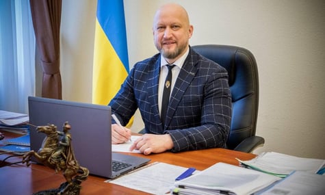 Не знає англійську на достатньому рівні. Українського кандидата в судді МКС визнали таким, що не відповідає вимогам посади
