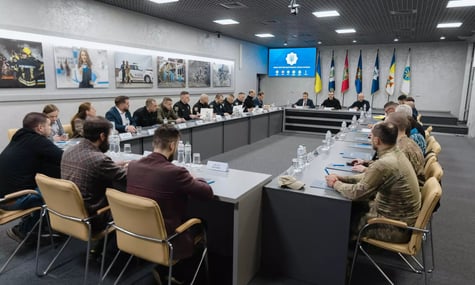 МВС провело консультації щодо регулювання зброї для цивільних після теракту в Києві