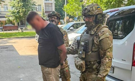 Корупція на закупівлі дронів: шістьом фігурантам, серед яких ексголова Луганської ОВА, оголосили підозру