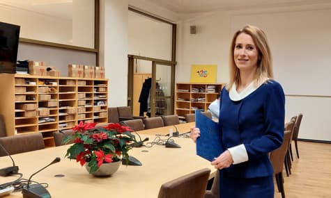 Правительство Эстонии впервые возглавила женщина. Предыдущий Кабмин ушел в отставку из-за коррупционного скандала