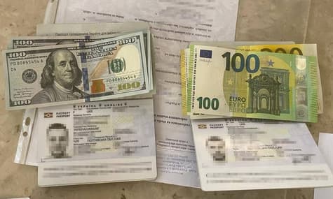 Двое «студентов» пытались подкупить пограничницу, чтобы уехать в Польшу