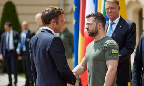 Макрон в ближайшее время посетит Украину и объявит новые детали помощи Украине