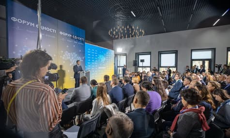 «Найголовніша цінність, яку ми втрачаємо, це повага один до одного»: Зеленський про реінтеграцію Донбасу та Криму