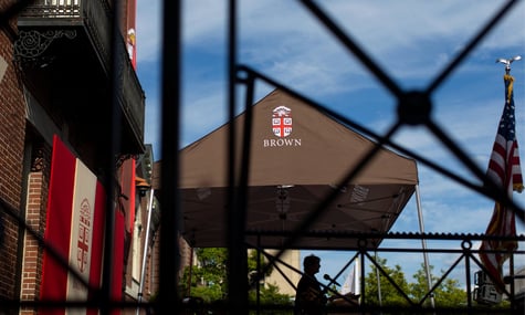 Невідомий у чорному відкрив вогонь в одному з найпрестижніжих університетів США, а потім утік. Вбито двох людей