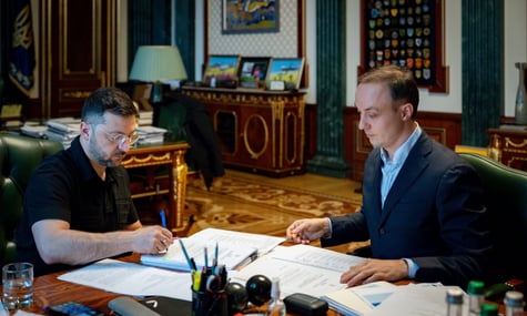 Синхронізація з ЄС і боротьба з видобутком ресурсів в Арктиці: Україна ввела нові санкції проти рф