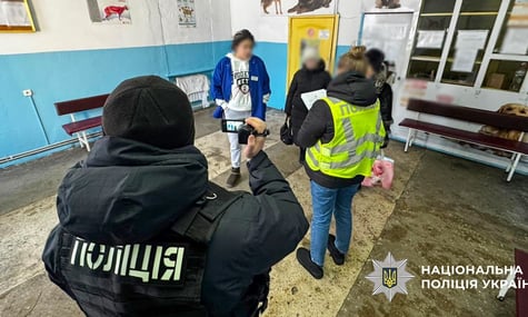 Нацполіція заявила про викриття корупції у ветлікарнях Києва: створювали штучні черги задля отримання хабарів