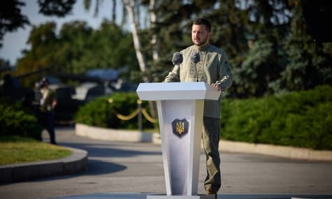 Зеленский о контрнаступлении: Очень сложно, но на нескольких направлениях идем вперед