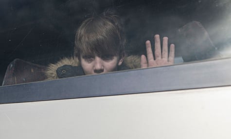 «У класі, де навчається моя донька, з 13 хлопців лишився 1». Експерт із міграції про дозвіл Зеленського перетинати кордон до 22 років
