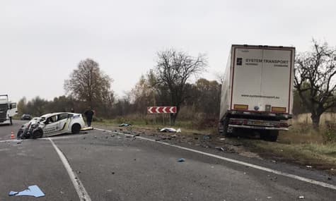 На Львівщини авто патрульних зіткнулось із вантажівкою, загинув поліцейський — депутат