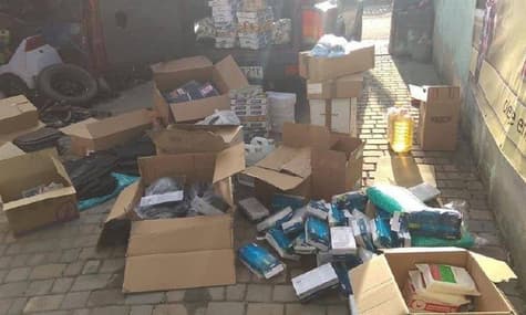 В Хмельницкой области разоблачили мужчину, который торговал гуманитаркой для ВСУ. Теперь ему грозит до 7 лет за решеткой