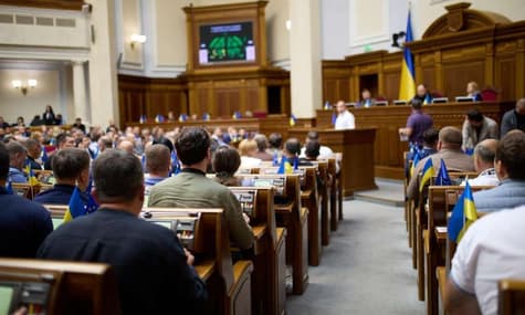 У двох групах Ради, де залишилося по 17 депутатів, прокоментували можливість розпуску