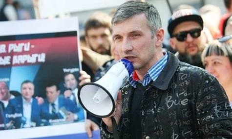 Напад на Михайлика: суд Одеси розсекретив сотні мобільних номерів у справі — активіст
