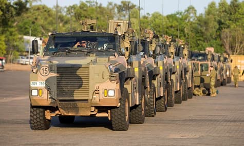 Австралія надіслала до України нову партію бронемашин Bushmasters