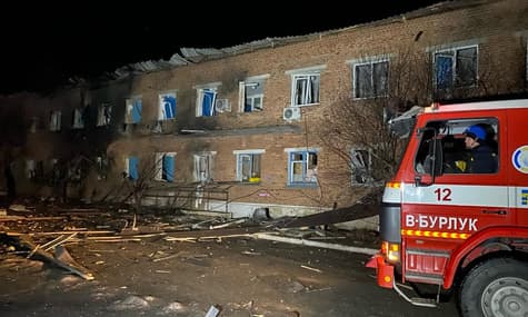 Окупанти вдарили по Харкову та області. Влучили в лікарню, є поранені