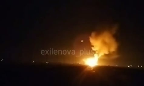 россию снова атаковали дроны: в аэропортах ограничения, а в Волгоградской области горит подстанция, питающая железную дорогу