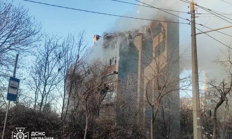 У Тернополі загинули 10 людей через російський обстріл. Всього по Україні запустили 48 ракет і 470 дронів (ОНОВЛЕНО)