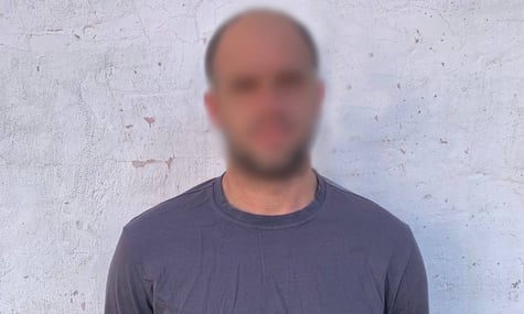 На Подолі в Києві чоловік обкрадав пошкоджені квартири під час російської атаки. Його затримали — поліція