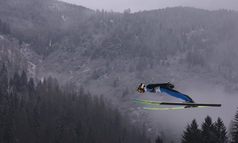 Тренера олімпійської збірної зі стрибків на лижах відсторонили через алкоголь. Він пояснив, що святкував із земляками «золото»