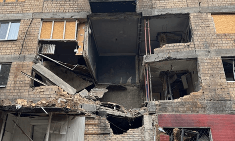 У Києві обвалилися квартири багатоповерхівки, пошкодженої обстрілом ще в липні