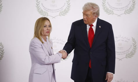 Президент США Дональд Трамп та прем’єр-міністерка Італії Джорджа Мелоні, 13 жовтня 2025 року Президент США Дональд Трамп та прем’єр-міністерка Італії Джорджа Мелоні, 13 жовтня 2025 року