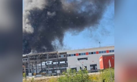 Зруйнований поштовий термінал «Нової пошти» на Харківщині Зруйнований поштовий термінал «Нової пошти» на Харківщині