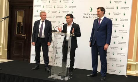 Президент, премьер и министры правительства приехали на совещание в Нацбанк