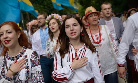 «Мають дві третини українців». Соціологи з'ясували, скільки людей носять вишиванки