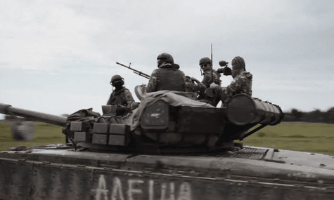 Блогерів Тейтів перевірить поліція Великої Британії через поїздку на військові полігони в росії. Вони могли отримувати за це гроші або бути «новими маріонетками» путіна