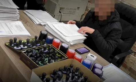Екскерівництво податкової служби причетне до конвертаційного центру з обігом у 15 млрд гривень — слідство