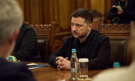 «Уже й “ура” не може вимовити — шамкає». Зеленський розкритикував «старого “орешника” в Москві» за масовану атаку по Україні