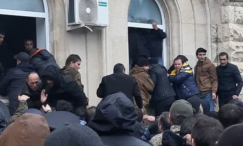 Triple Homicide, "DPR" Militant, and President’s Resignation: What Happened in Unrecognized Abkhazia