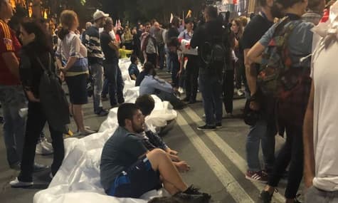 У Грузії 10-й день протестів — вимагають звільнення глави МВС через побиття активістів