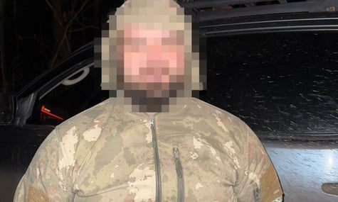 На Сумщині ексначальника ТЦК затримали за сприяння дезертирству військових — ДБР