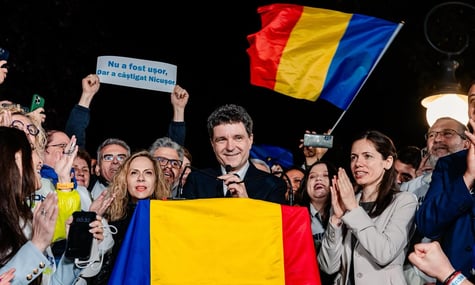 Обраному президенту Румунії погрожували вбивством. Це робив прихильник Сіміона, що програв вибори