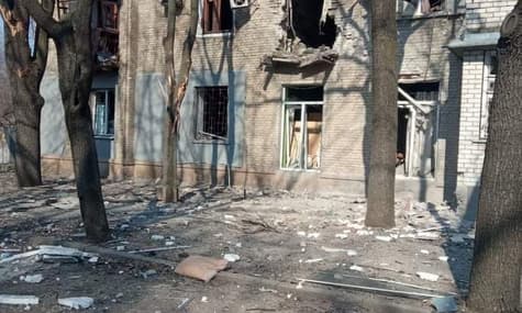 Окупанти пошкодили ще 11 будинків на Луганщині, двоє людей постраждали — голова ОВА