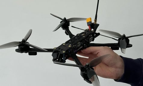 В компании, производящей FPV-дроны для военных, заявили, что ТЦК «похитили» их инженера