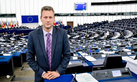 Колишній євродепутат визнав, що український екснардеп Волошин платив йому за виступи на захист Медведчука — ЗМІ