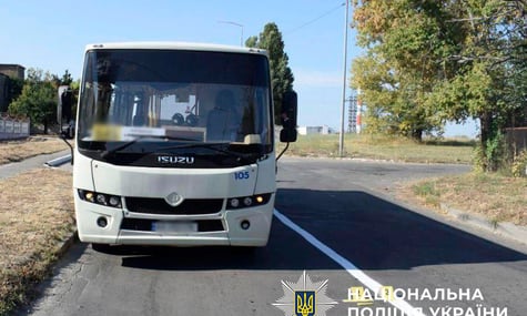 У Києві чоловік кинув бойову гранату в маршрутку, щоб налякати колегу — поліція