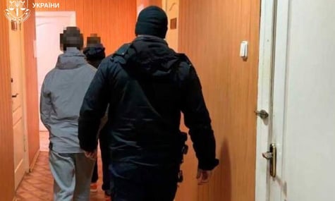 «Досить, а то помре». Підлітків, які забили до смерті чоловіка на Харківщині, засудили до 12 років за ґратами